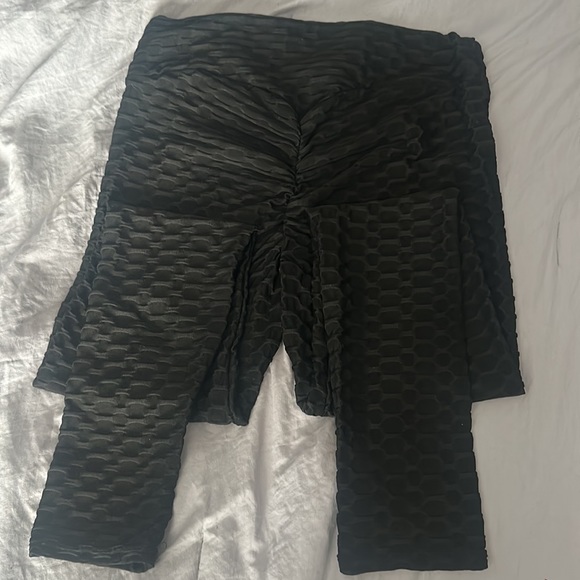 Butt framing leggings, Similar to the viral Tiktok leggings! - Picture 5 of 5